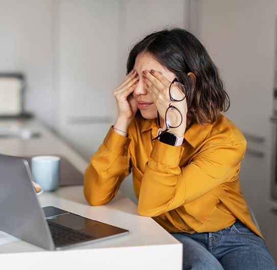 woman having dry eye symptoms